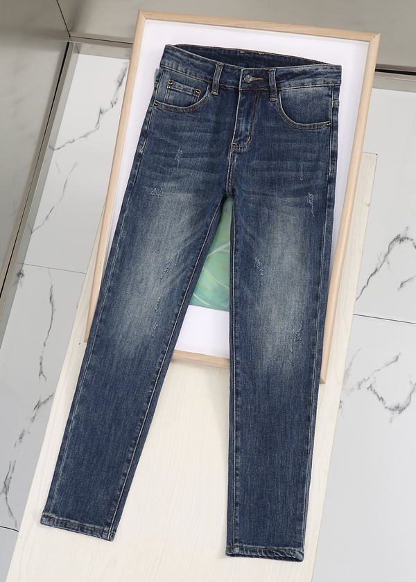 ブランドジーンズ側面デザイン